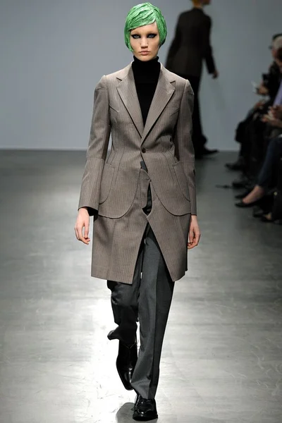 Look 12